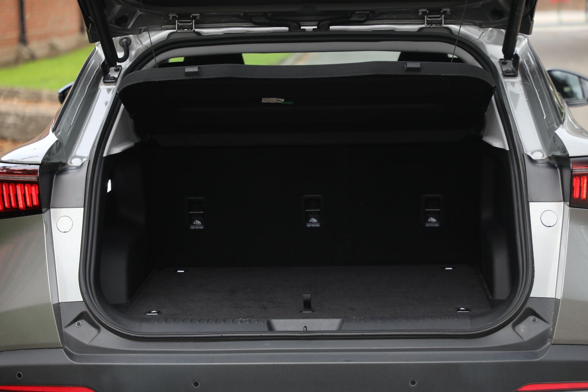 Large vehicle image